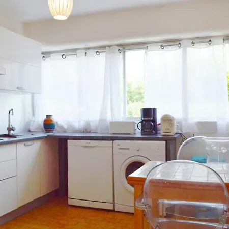 Avec Piscine & Tennis, Terrasse Ensoleillee, Garage Prive - - Fr-1-252-126 * Antibes