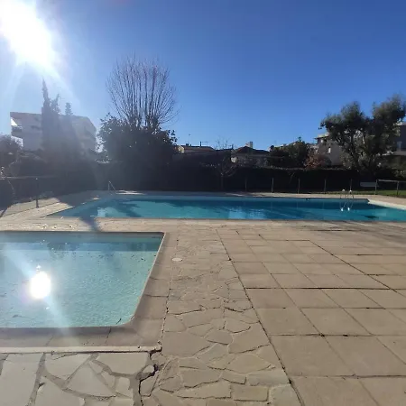 Avec Piscine & Tennis, Terrasse Ensoleillee, Garage Prive - - Fr-1-252-126 *